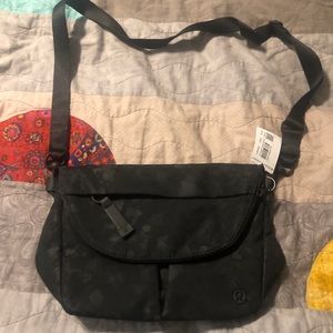 NWT Lululemon festival purse
